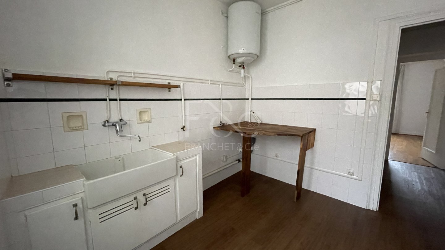 APPARTEMENT T2 A LOUER - LYON 2EME ARRONDISSEMENT - 57.1 m2 - 1�066�&euro; charges comprises par mois