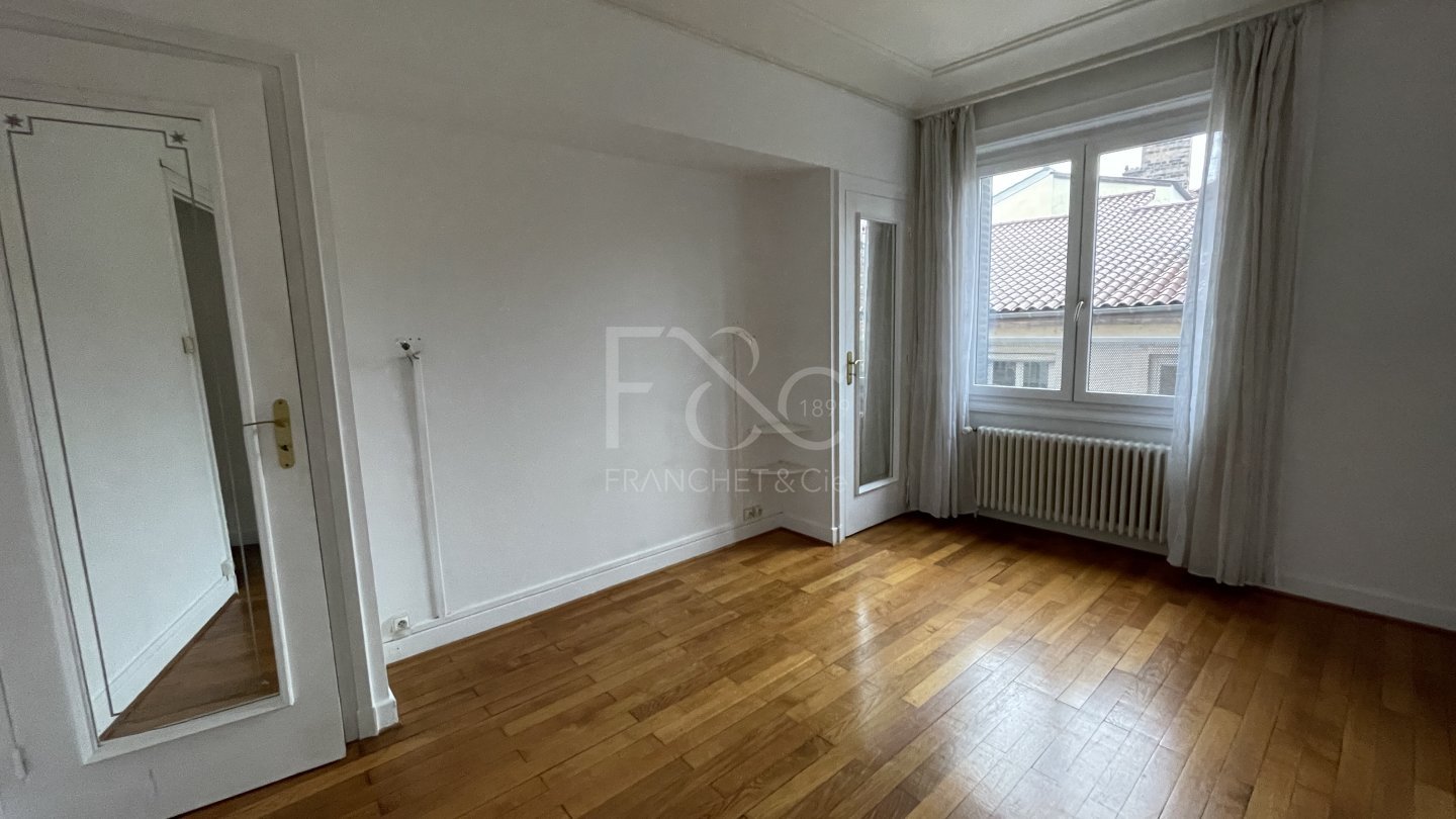 APPARTEMENT T2 A LOUER - LYON 2EME ARRONDISSEMENT - 57.1 m2 - 1�066�&euro; charges comprises par mois