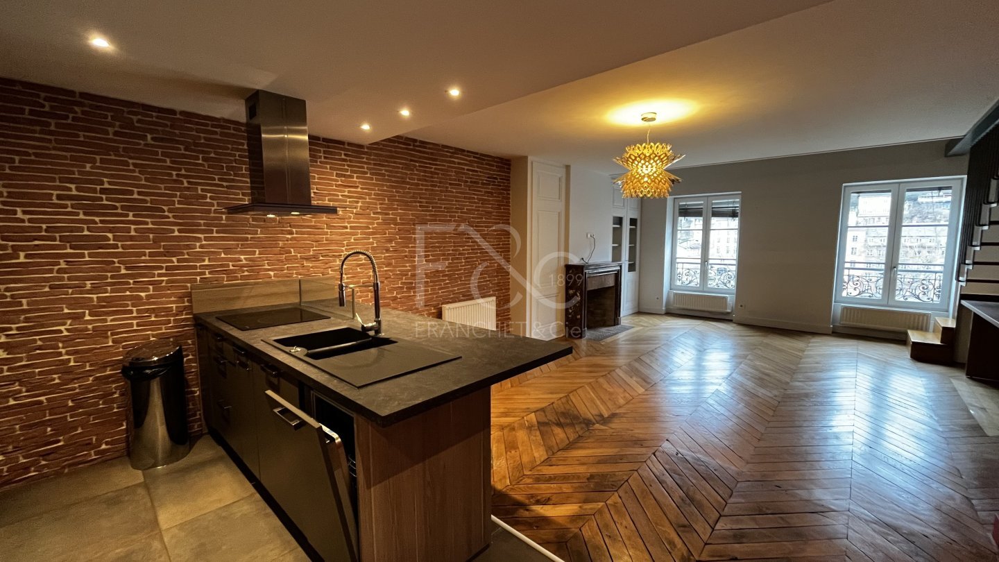 APPARTEMENT T2 A LOUER - LYON 2EME ARRONDISSEMENT Ampere-Ainay - 55.49 m2 - 1�078�&euro; charges comprises par mois