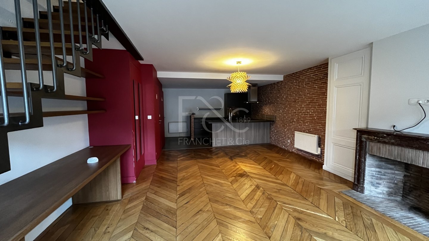 APPARTEMENT T2 A LOUER - LYON 2EME ARRONDISSEMENT Ampere-Ainay - 55.49 m2 - 1�078�&euro; charges comprises par mois