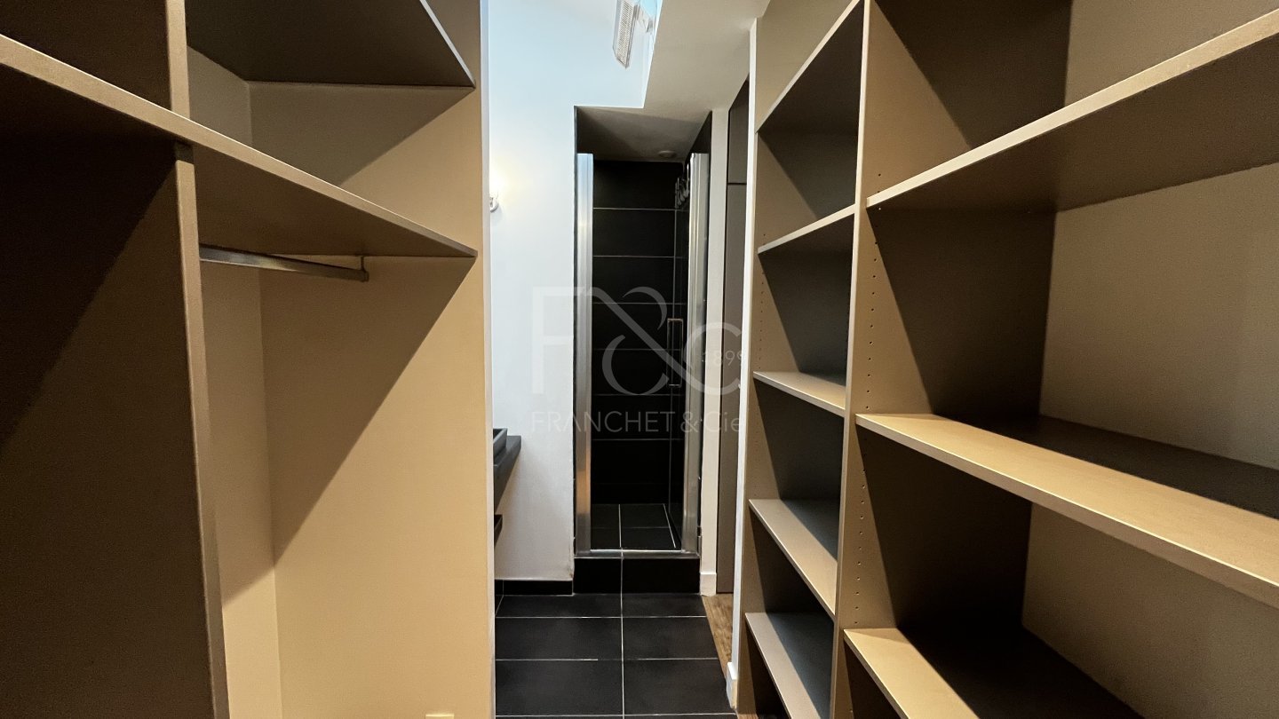 APPARTEMENT T2 A LOUER - LYON 2EME ARRONDISSEMENT Ampere-Ainay - 55.49 m2 - 1�078�&euro; charges comprises par mois