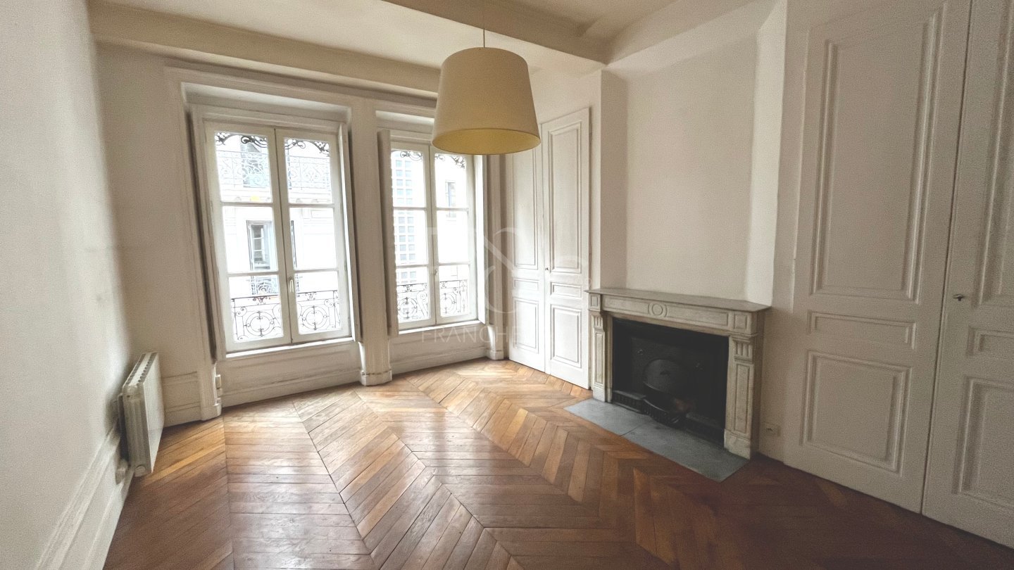 APPARTEMENT T2 A LOUER - LYON 2EME ARRONDISSEMENT - 52.94 m2 - 800�&euro; charges comprises par mois