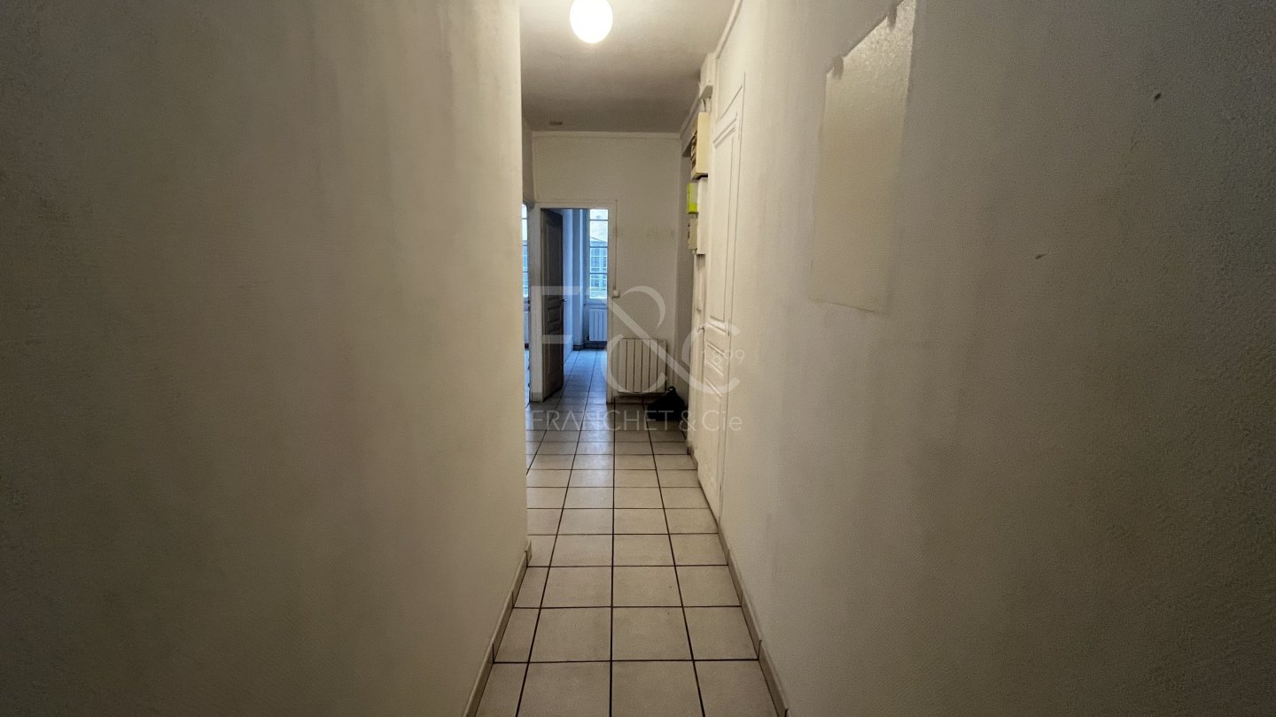 APPARTEMENT T2 A LOUER - LYON 2EME ARRONDISSEMENT - 52.94 m2 - 800�&euro; charges comprises par mois