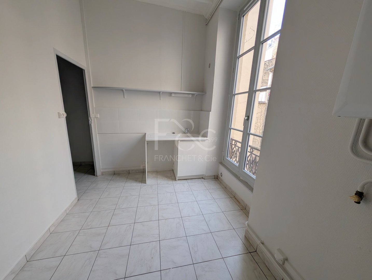 APPARTEMENT T2 A LOUER - LYON 2EME ARRONDISSEMENT - 49.79 m2 - 925�&euro; charges comprises par mois