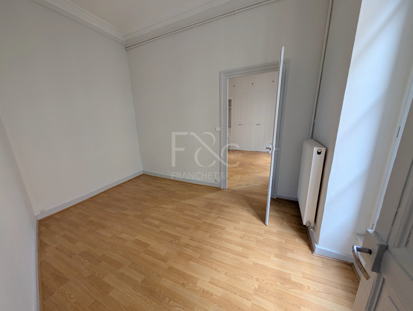 APPARTEMENT T2 A LOUER - LYON 2EME ARRONDISSEMENT - 49.79 m2 - 925�&euro; charges comprises par mois