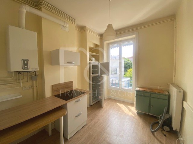 APPARTEMENT T2 A LOUER - LYON 3EME ARRONDISSEMENT - 37.35 m2 - 632 &euro; charges comprises par mois