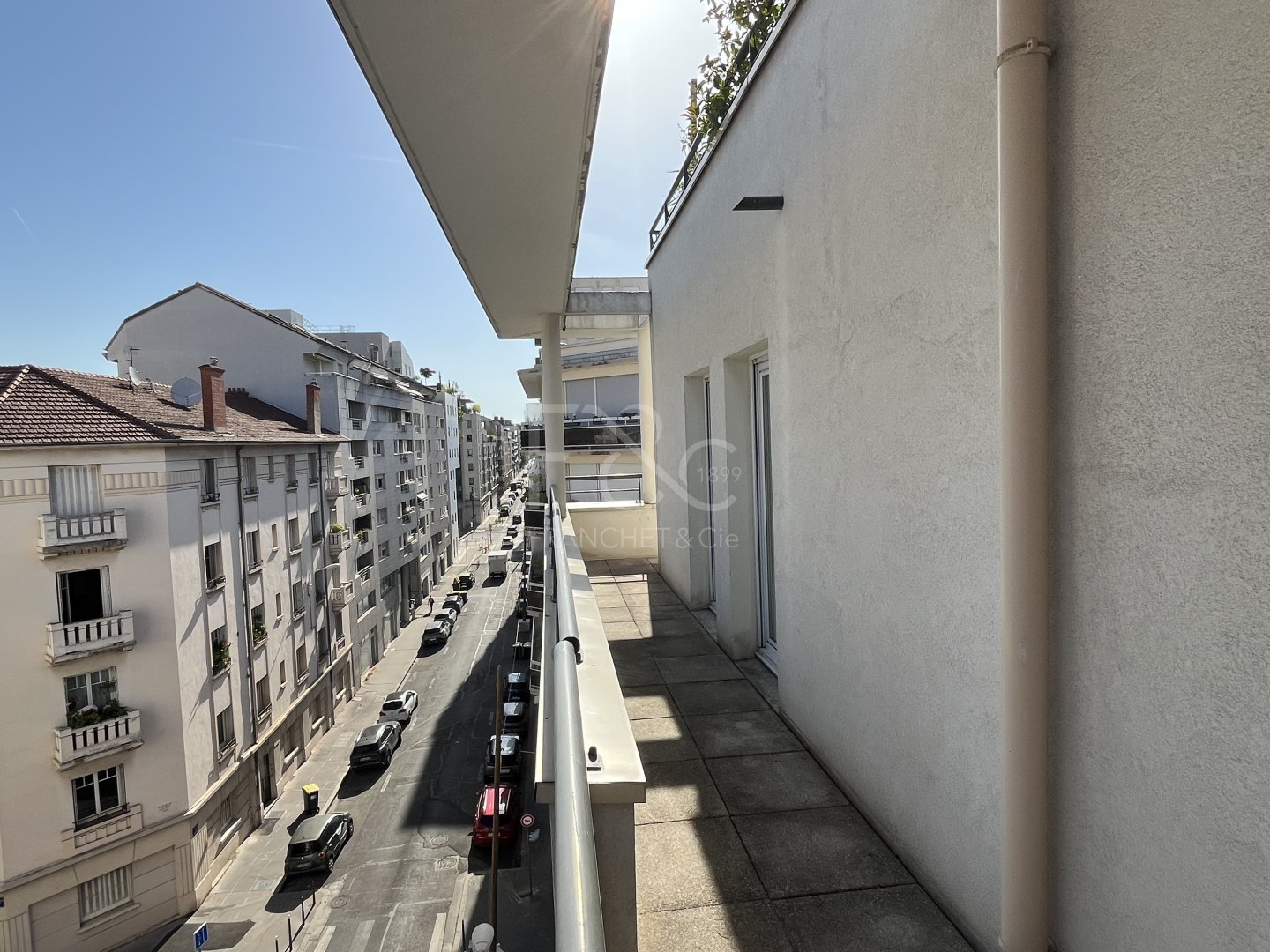 APPARTEMENT T2 A LOUER - LYON 3EME ARRONDISSEMENT - 53.24 m2 - 924 &euro; charges comprises par mois