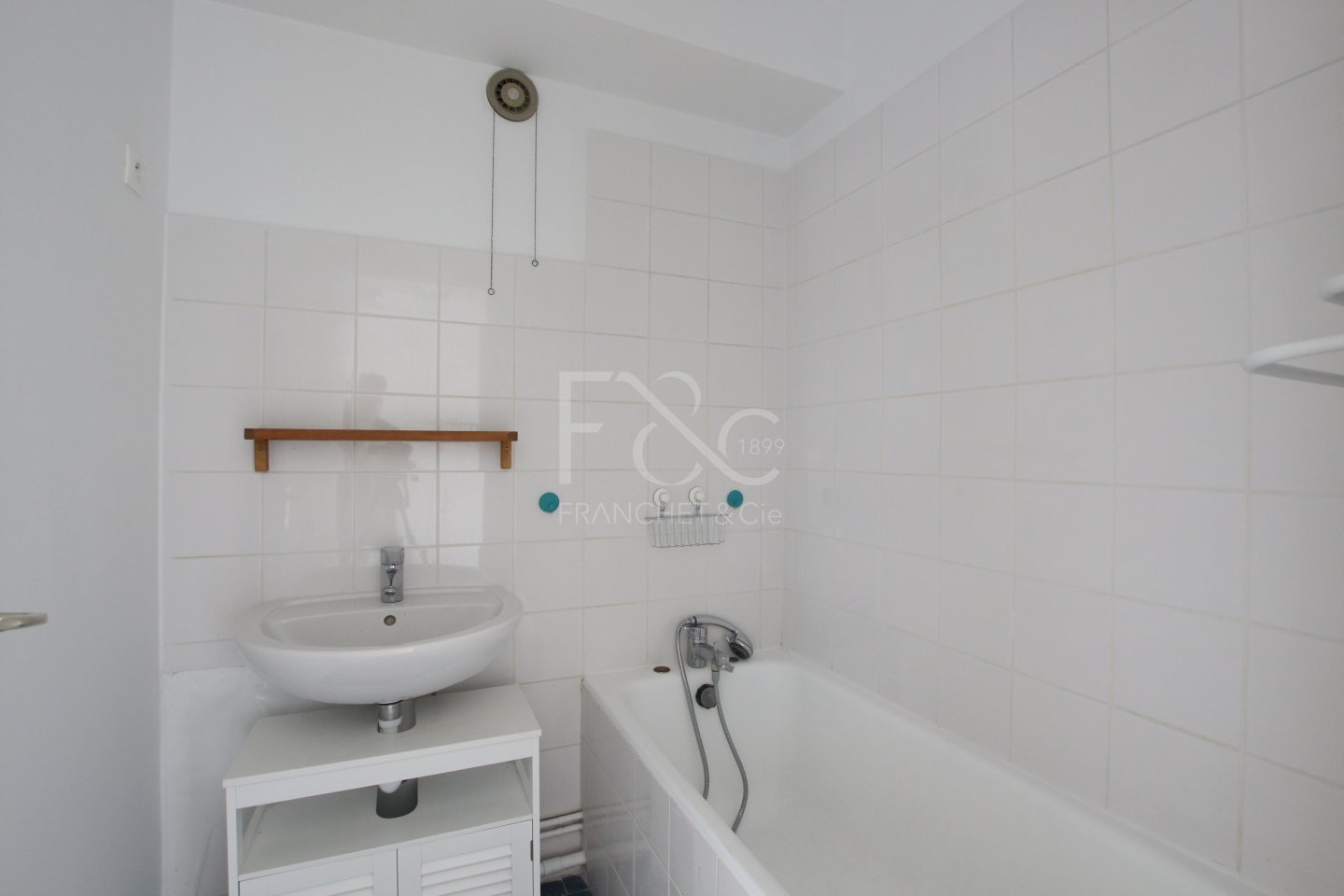 APPARTEMENT T2 A LOUER - LYON 3EME ARRONDISSEMENT - 48.56 m2 - 986 &euro; charges comprises par mois