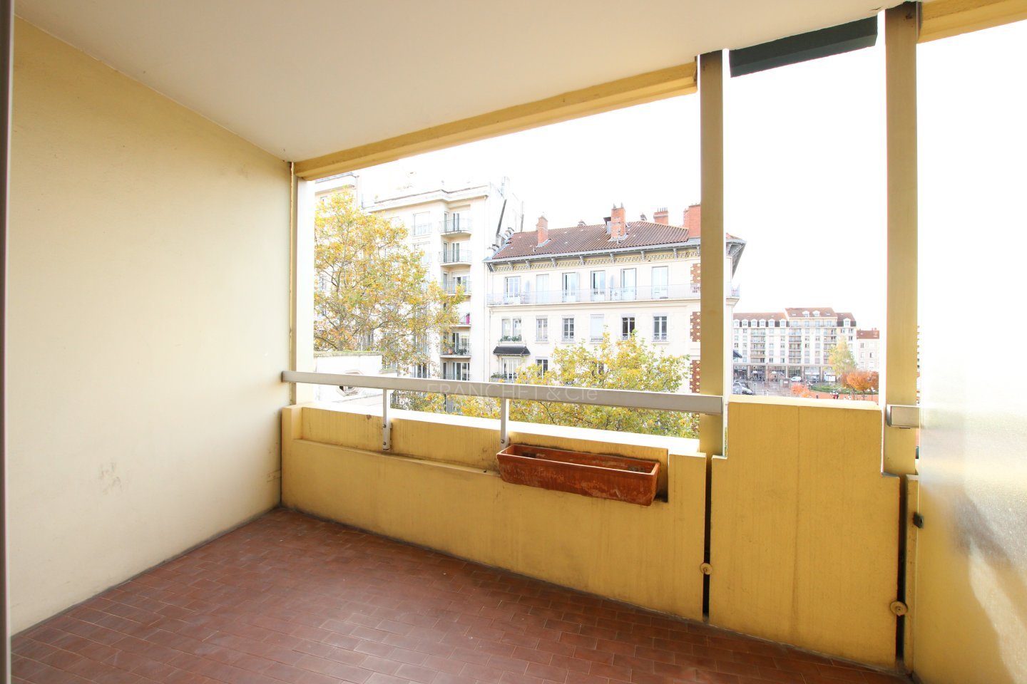 APPARTEMENT T2 A LOUER - LYON 3EME ARRONDISSEMENT - 48.56 m2 - 986 &euro; charges comprises par mois