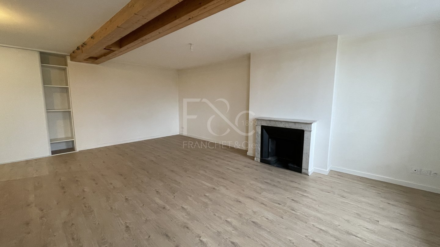 APPARTEMENT T2 A LOUER - LYON 3EME ARRONDISSEMENT - 49.22 m2 - 864€ charges comprises par mois