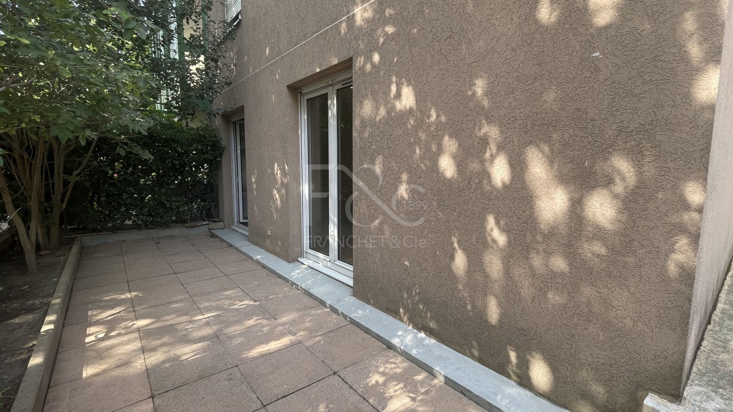 APPARTEMENT T2 A LOUER - LYON 3EME ARRONDISSEMENT - 64.18 m2 - 916�&euro; charges comprises par mois