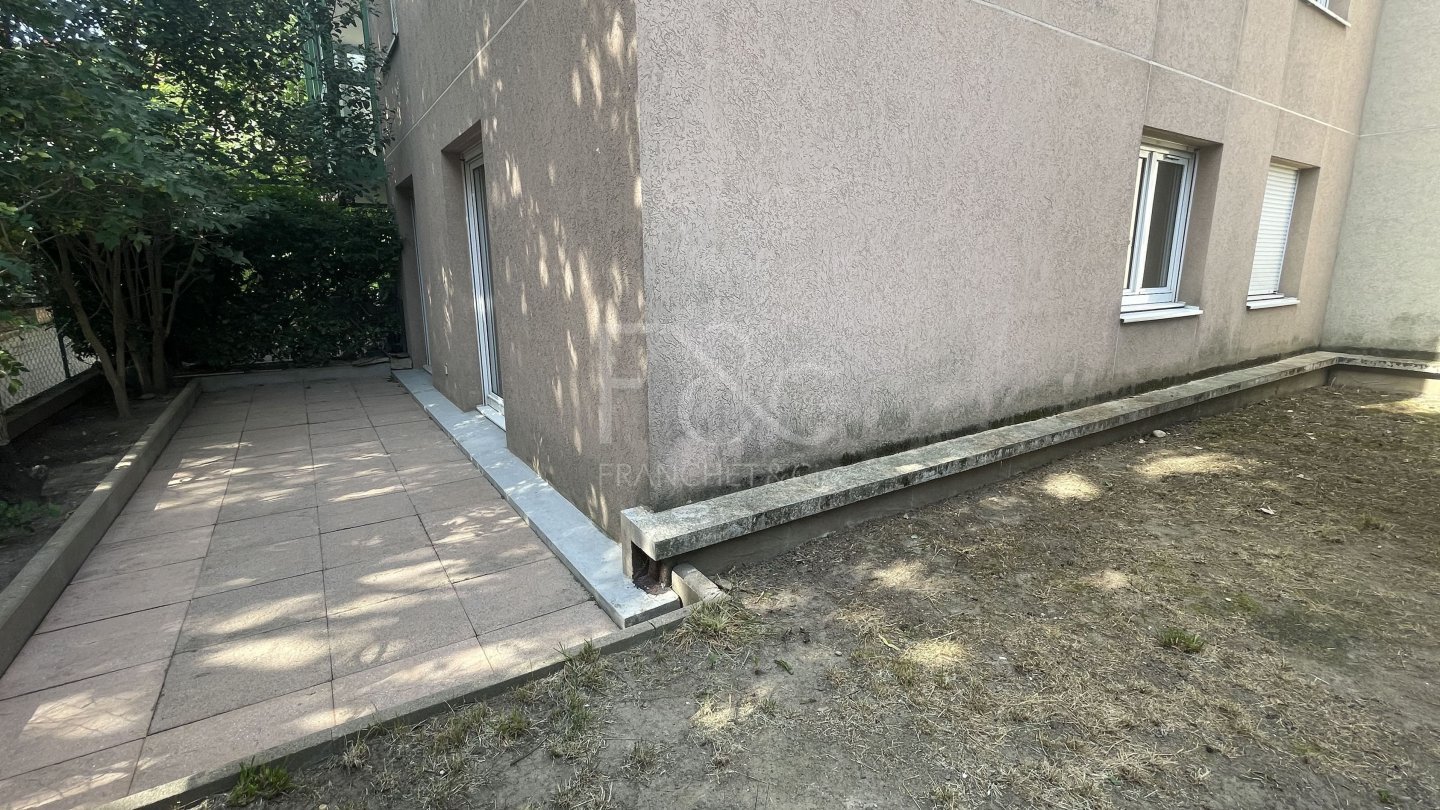 APPARTEMENT T2 A LOUER - LYON 3EME ARRONDISSEMENT - 64.18 m2 - 916�&euro; charges comprises par mois