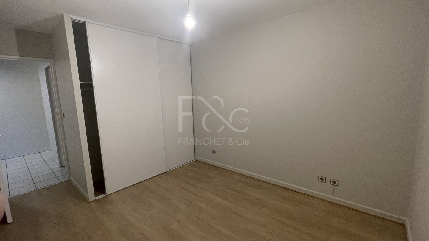 APPARTEMENT T2 A LOUER - LYON 3EME ARRONDISSEMENT - 64.18 m2 - 916�&euro; charges comprises par mois