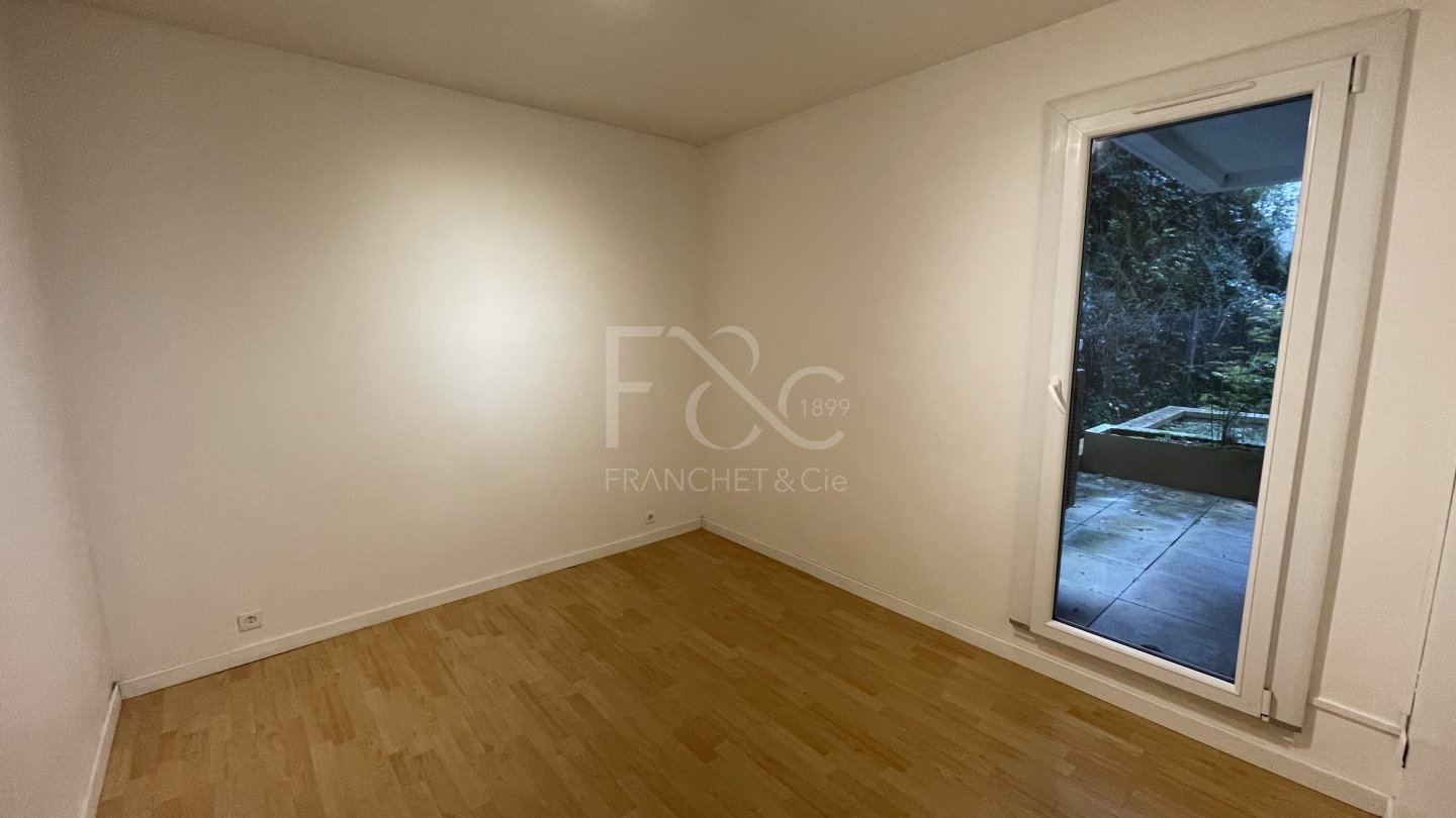 APPARTEMENT T2 A LOUER - LYON 4EME ARRONDISSEMENT - 48.02 m2 - 786 &euro; charges comprises par mois