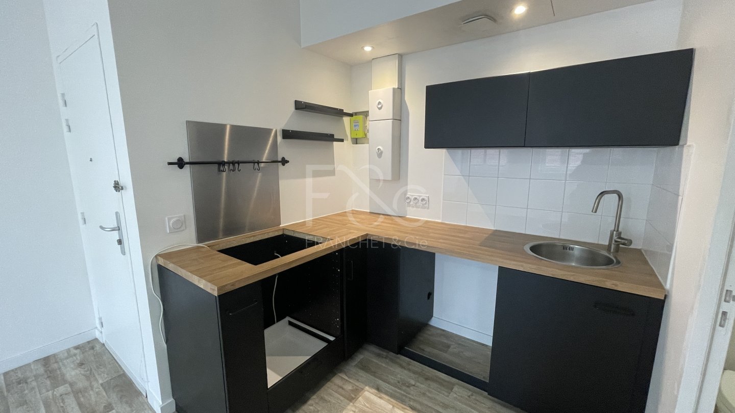 APPARTEMENT T2 A LOUER - LYON 5EME ARRONDISSEMENT - 40.31 m2 - 840 &euro; charges comprises par mois