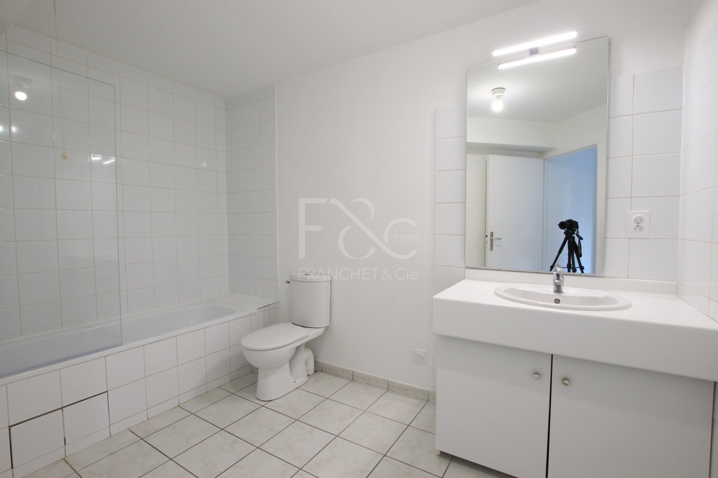 APPARTEMENT T2 A LOUER - LYON 5EME ARRONDISSEMENT Fourviere-Antiquaille - 43.5 m2 - 765 &euro; charges comprises par mois