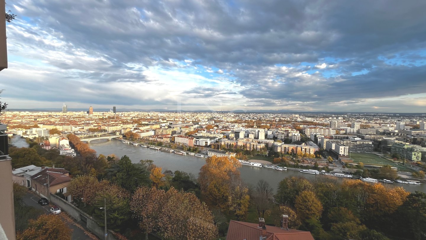 APPARTEMENT T2 A LOUER - LYON 5EME ARRONDISSEMENT - 64.06 m2 - 1200€ charges comprises par mois