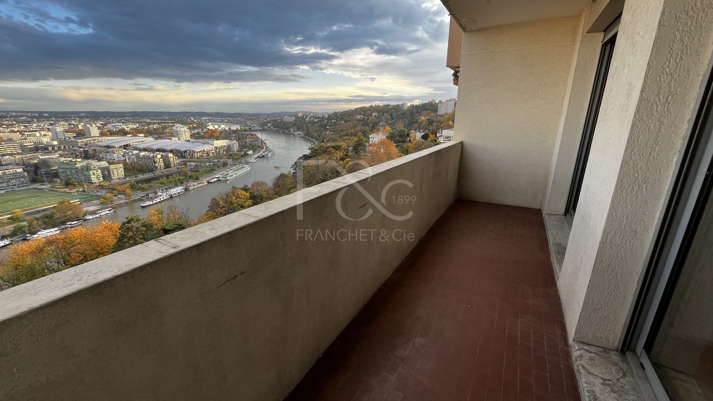 APPARTEMENT T2 A LOUER - LYON 5EME ARRONDISSEMENT - 64.06 m2 - 1200€ charges comprises par mois