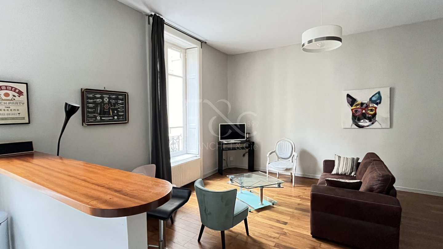 APPARTEMENT T2 A LOUER - LYON 6EME ARRONDISSEMENT - 67.47 m2 - 1 217 &euro; charges comprises par mois