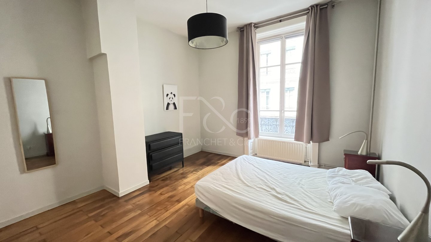 APPARTEMENT T2 A LOUER - LYON 6EME ARRONDISSEMENT - 67.47 m2 - 1 217 &euro; charges comprises par mois
