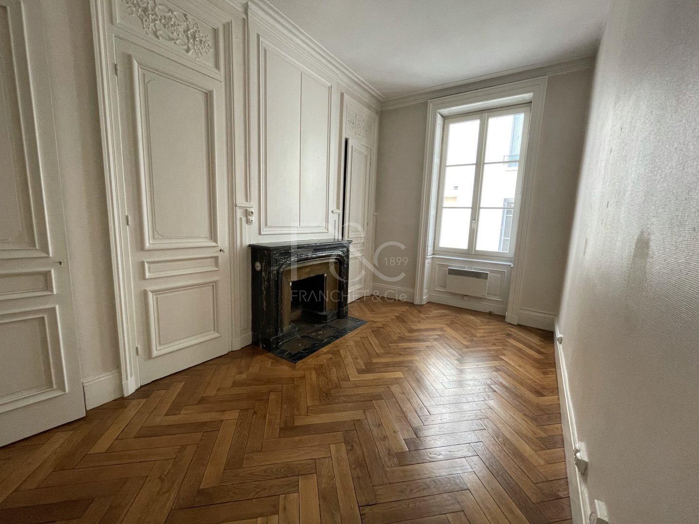 APPARTEMENT T2 A LOUER - LYON 6EME ARRONDISSEMENT - 64.98 m2 - 925€ charges comprises par mois