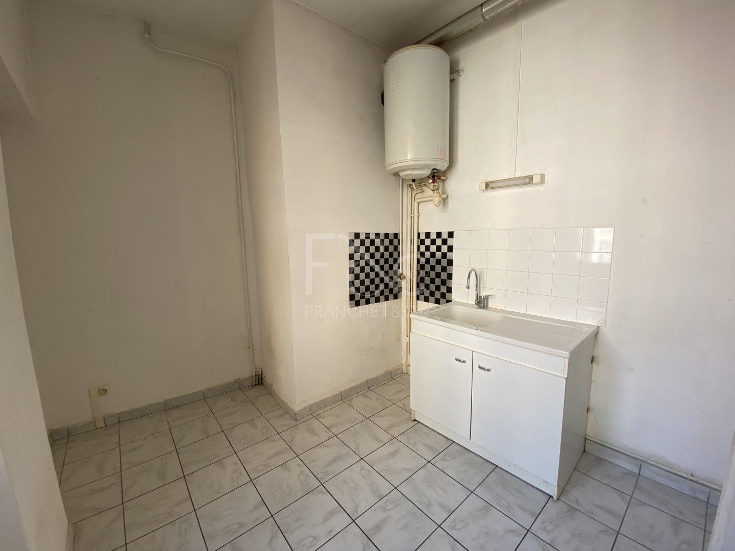 APPARTEMENT T2 A LOUER - LYON 7EME ARRONDISSEMENT - 51.3 m2 - 810 &euro; charges comprises par mois