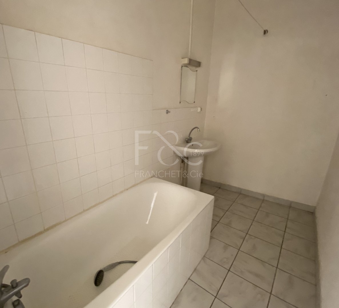 APPARTEMENT T2 A LOUER - LYON 7EME ARRONDISSEMENT - 51.3 m2 - 810 &euro; charges comprises par mois