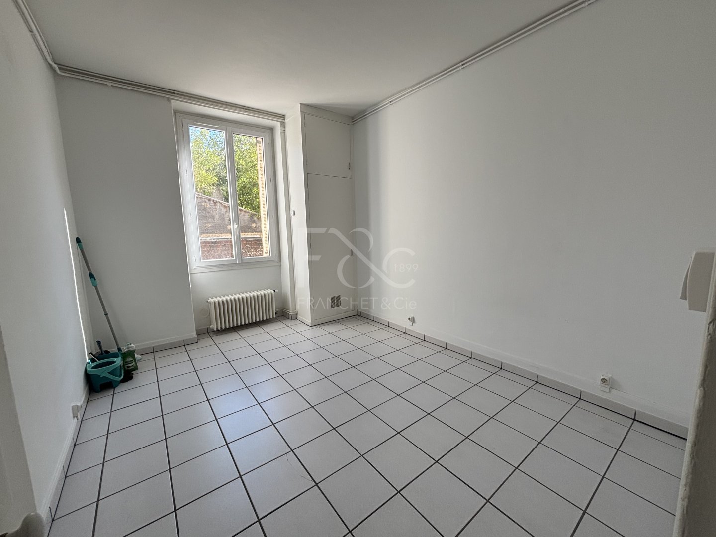 APPARTEMENT T2 A LOUER - LYON 7EME ARRONDISSEMENT - 41 m2 - 729 &euro; charges comprises par mois