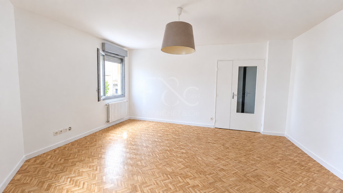 APPARTEMENT T2 A LOUER - LYON 7EME ARRONDISSEMENT - 55.03 m2 - 826 &euro; charges comprises par mois
