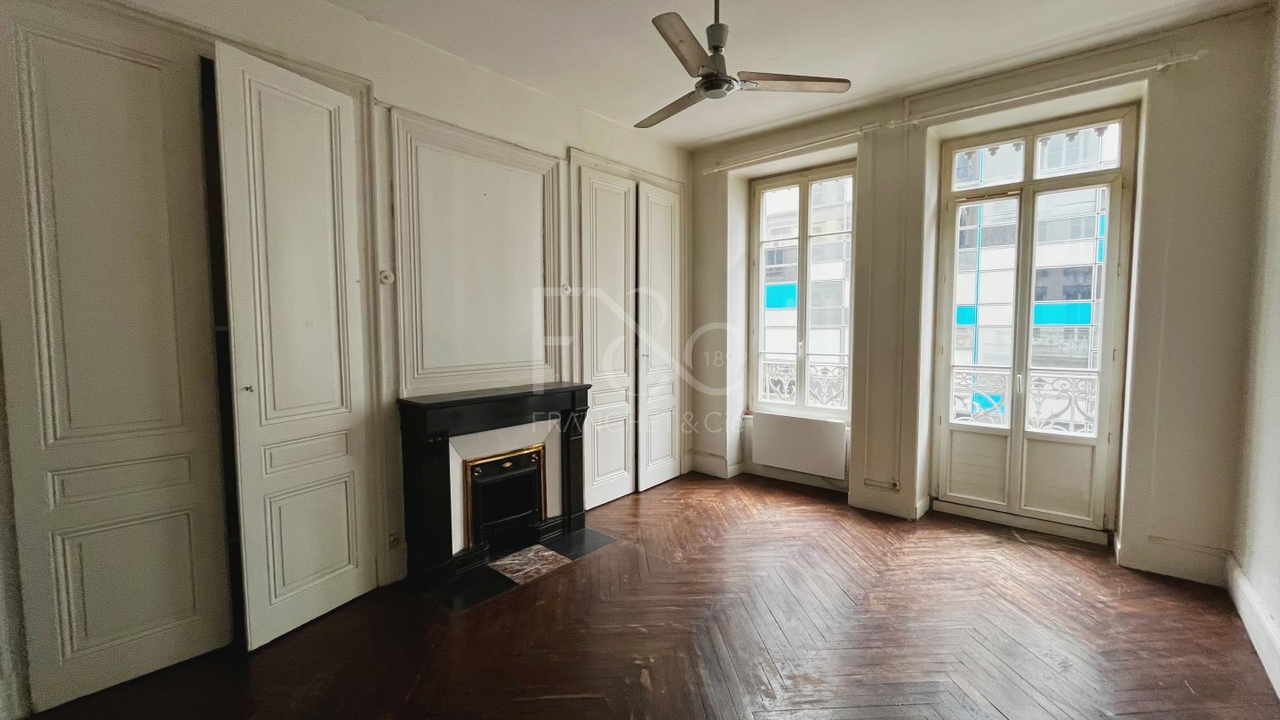 APPARTEMENT T2 A LOUER - LYON 7EME ARRONDISSEMENT - 66 m2 - 864€ charges comprises par mois