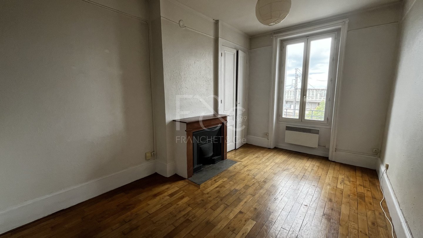 APPARTEMENT T2 A LOUER - LYON 7EME ARRONDISSEMENT - 41.91 m2 - 641€ charges comprises par mois
