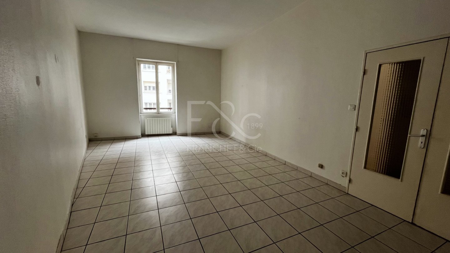APPARTEMENT T2 A LOUER - LYON 7EME ARRONDISSEMENT - 63 m2 - 850€ charges comprises par mois
