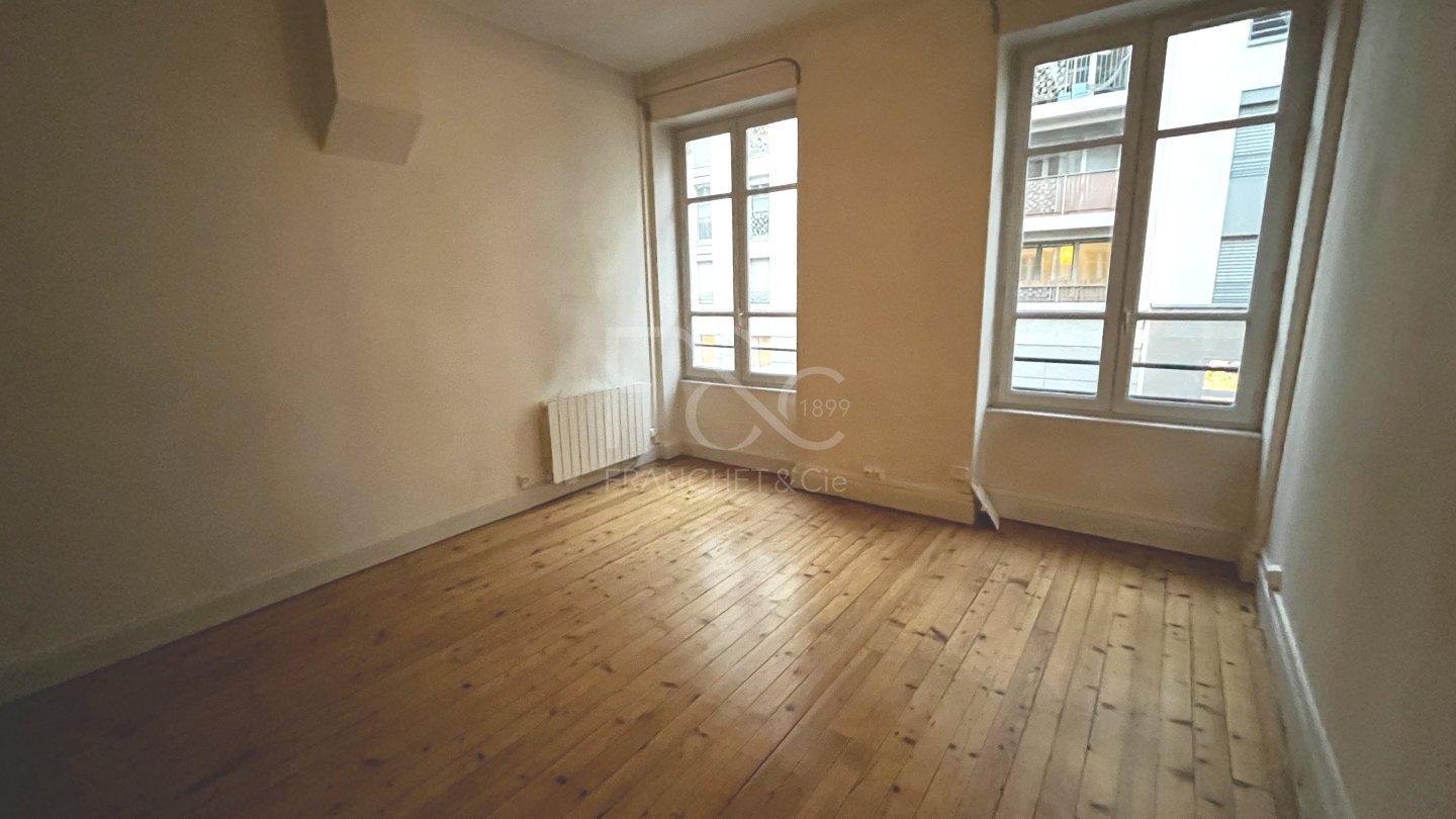 APPARTEMENT T2 A LOUER - LYON 7EME ARRONDISSEMENT - 60.4 m2 - 850€ charges comprises par mois