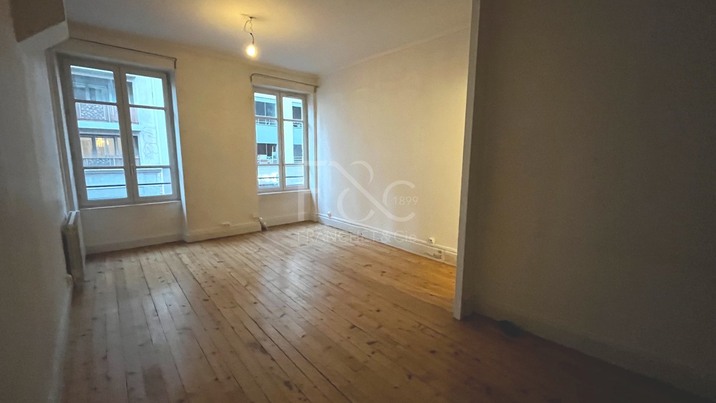 APPARTEMENT T2 A LOUER - LYON 7EME ARRONDISSEMENT - 60.4 m2 - 850€ charges comprises par mois