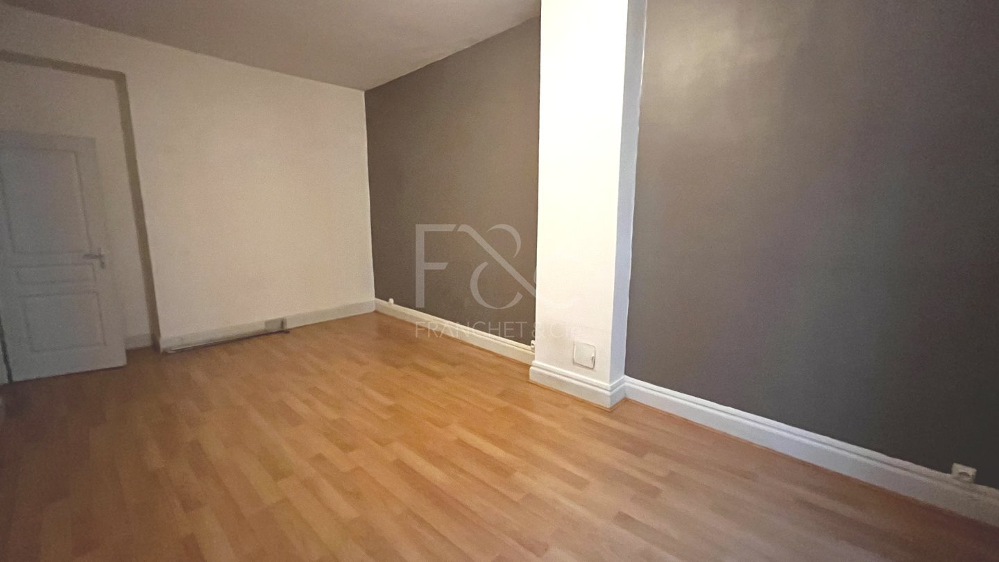 APPARTEMENT T2 A LOUER - LYON 7EME ARRONDISSEMENT - 60.4 m2 - 850€ charges comprises par mois