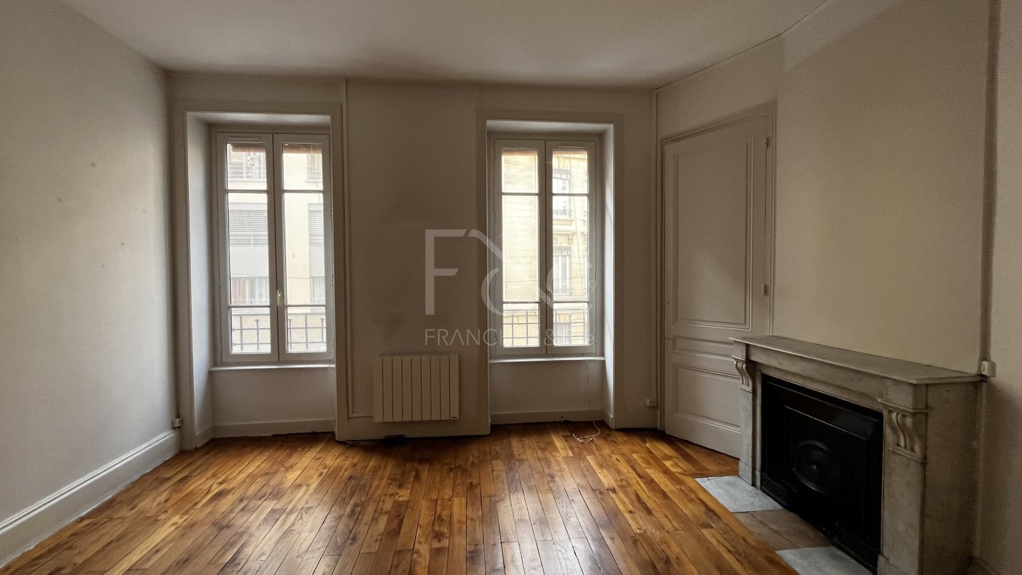 APPARTEMENT T2 A LOUER - LYON 7EME ARRONDISSEMENT - 51.12 m2 - 825�&euro; charges comprises par mois
