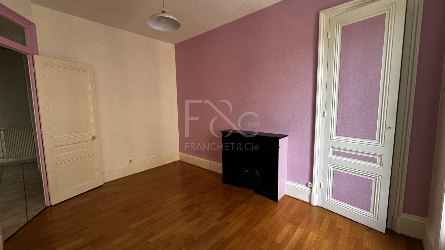 APPARTEMENT T2 A LOUER - LYON 8EME ARRONDISSEMENT - 58.34 m2 - 849 &euro; charges comprises par mois