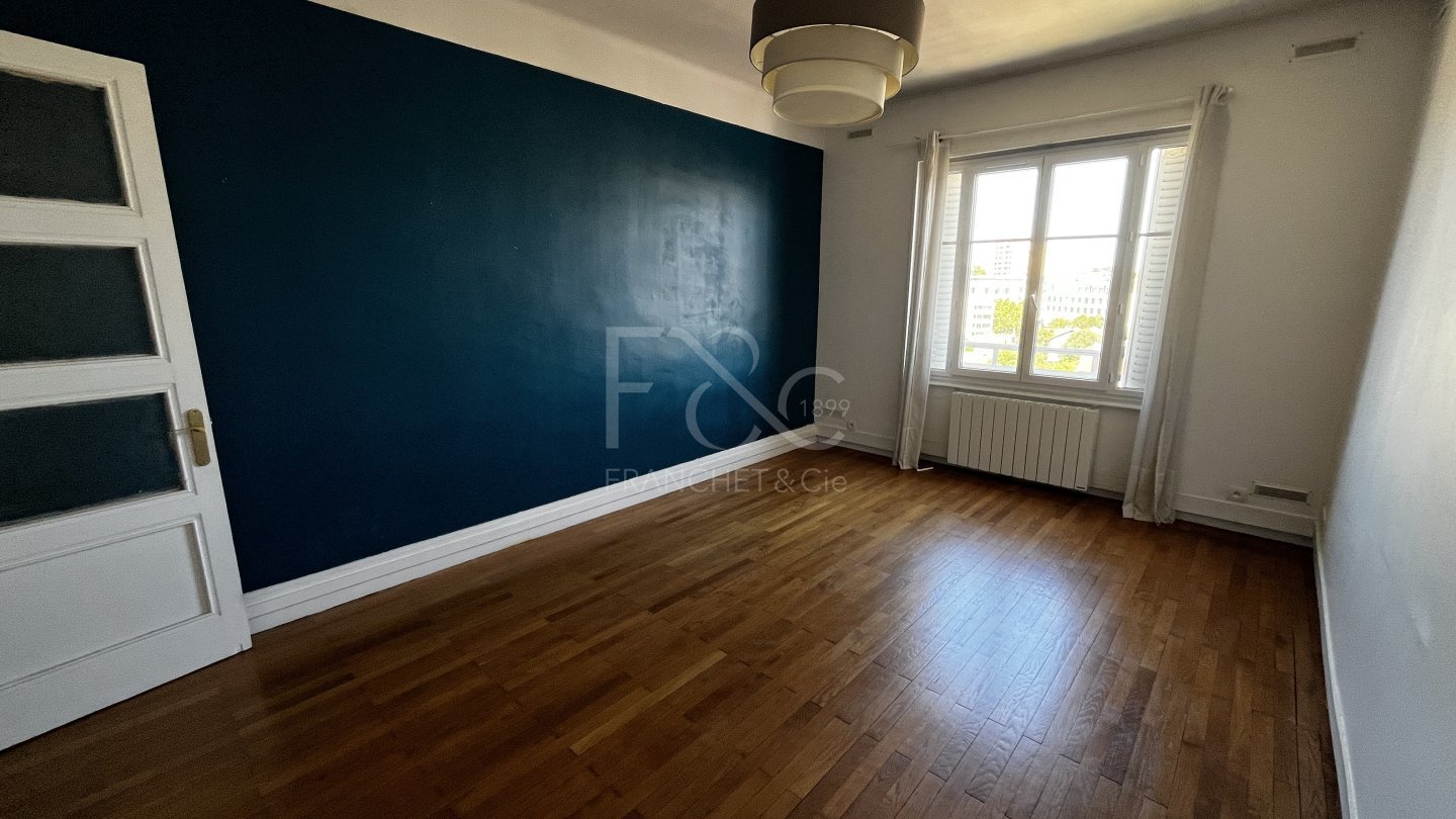 APPARTEMENT T2 A LOUER - LYON 8EME ARRONDISSEMENT - 54.24 m2 - 752 &euro; charges comprises par mois