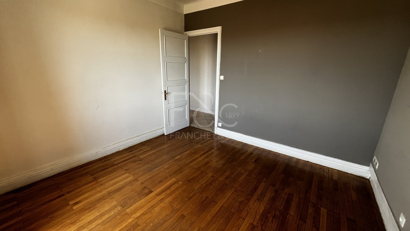 APPARTEMENT T2 A LOUER - LYON 8EME ARRONDISSEMENT - 54.24 m2 - 752 &euro; charges comprises par mois