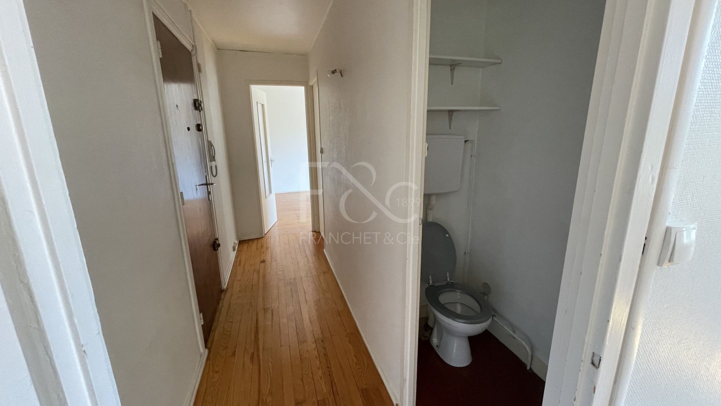 APPARTEMENT T2 A LOUER - TASSIN LA DEMI LUNE - 36.36 m2 - 610 &euro; charges comprises par mois
