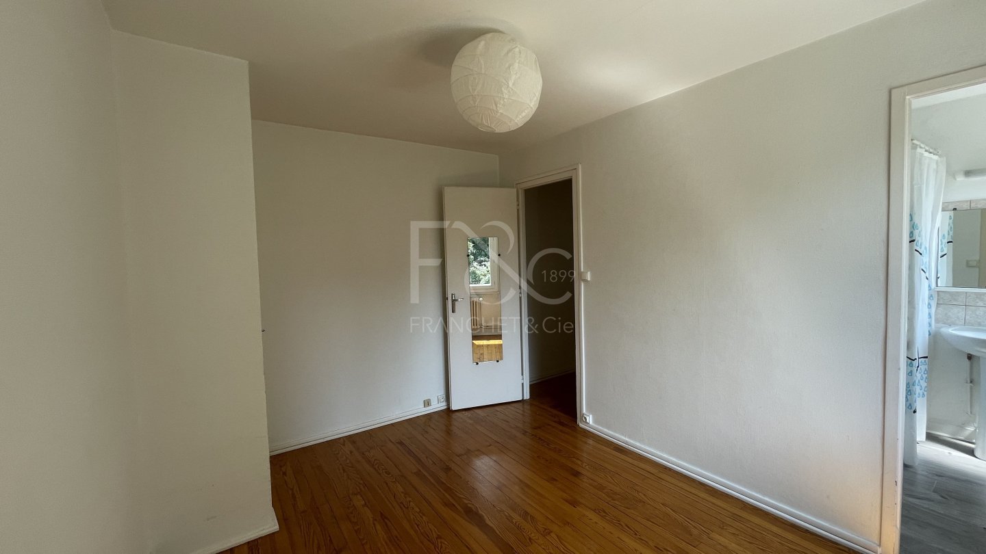 APPARTEMENT T2 A LOUER - TASSIN LA DEMI LUNE - 36.36 m2 - 610 &euro; charges comprises par mois
