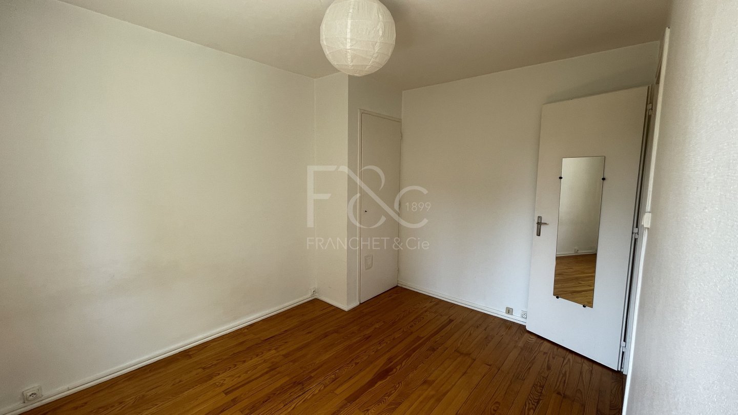 APPARTEMENT T2 A LOUER - TASSIN LA DEMI LUNE - 36.36 m2 - 610 &euro; charges comprises par mois