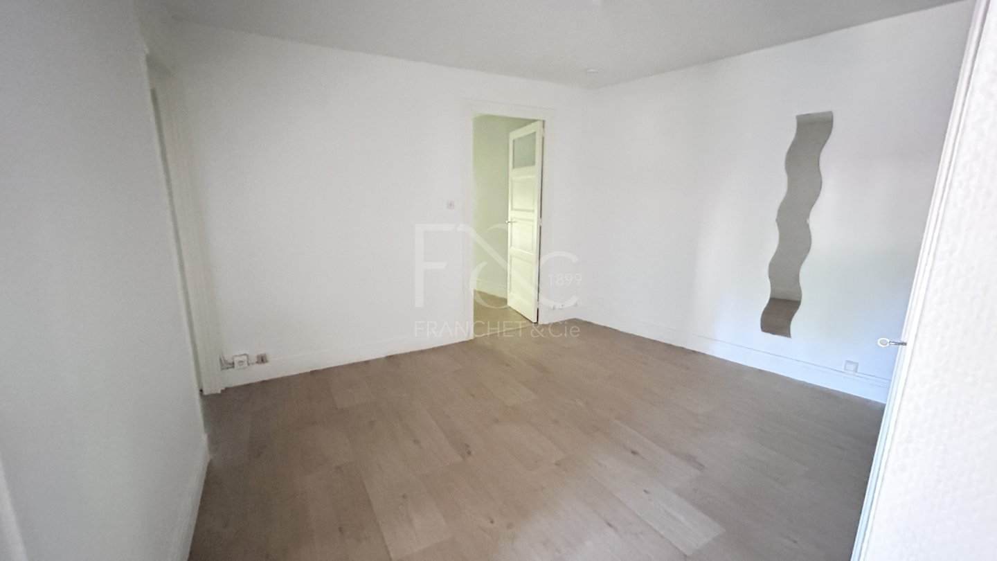 APPARTEMENT T2 A LOUER - TASSIN LA DEMI LUNE - 52.92 m2 - 690 &euro; charges comprises par mois