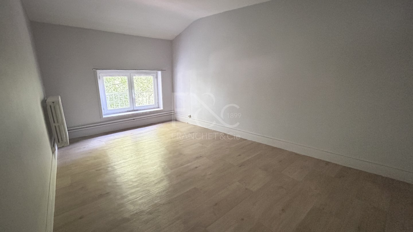 APPARTEMENT T2 A LOUER - TASSIN LA DEMI LUNE - 52.92 m2 - 690 &euro; charges comprises par mois