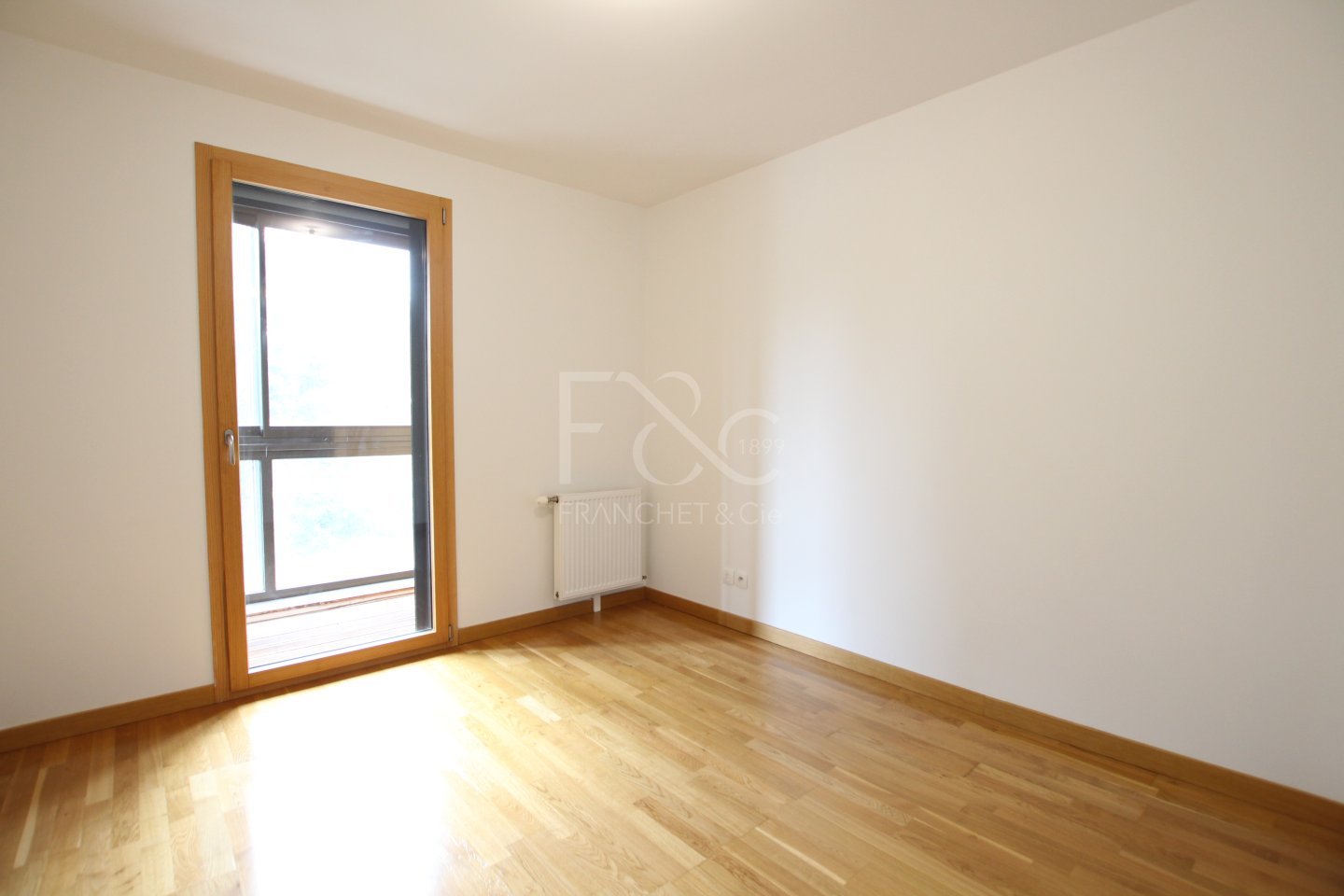 APPARTEMENT T2 A LOUER - TASSIN LA DEMI LUNE - 46.85 m2 - 910 &euro; charges comprises par mois