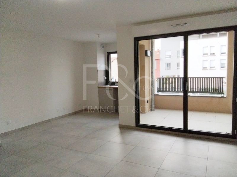 APPARTEMENT T2 A LOUER - TASSIN LA DEMI LUNE - 46.3 m2 - 941�&euro; charges comprises par mois