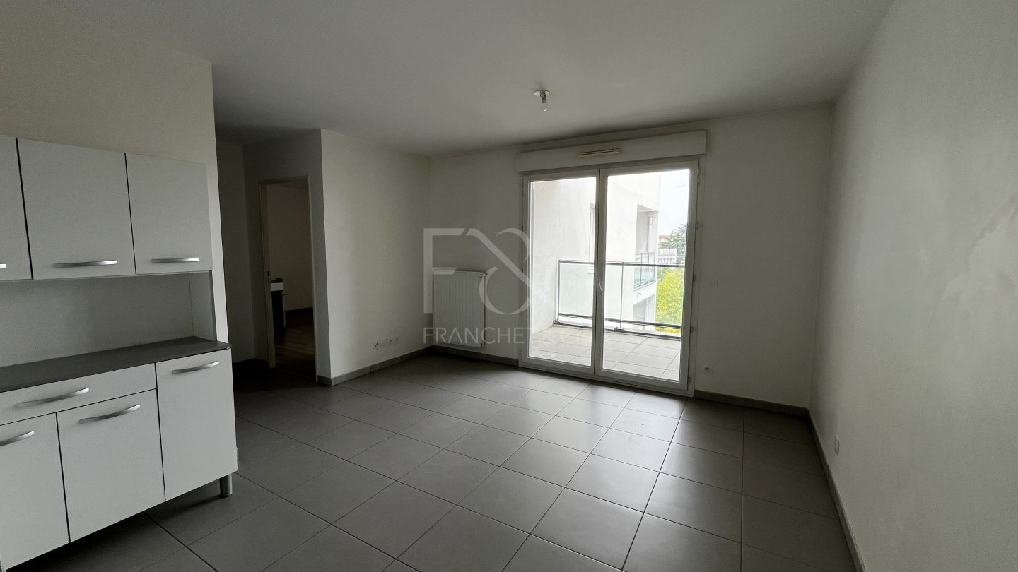 APPARTEMENT T2 A LOUER - VILLEURBANNE - 42.9 m2 - 757 &euro; charges comprises par mois