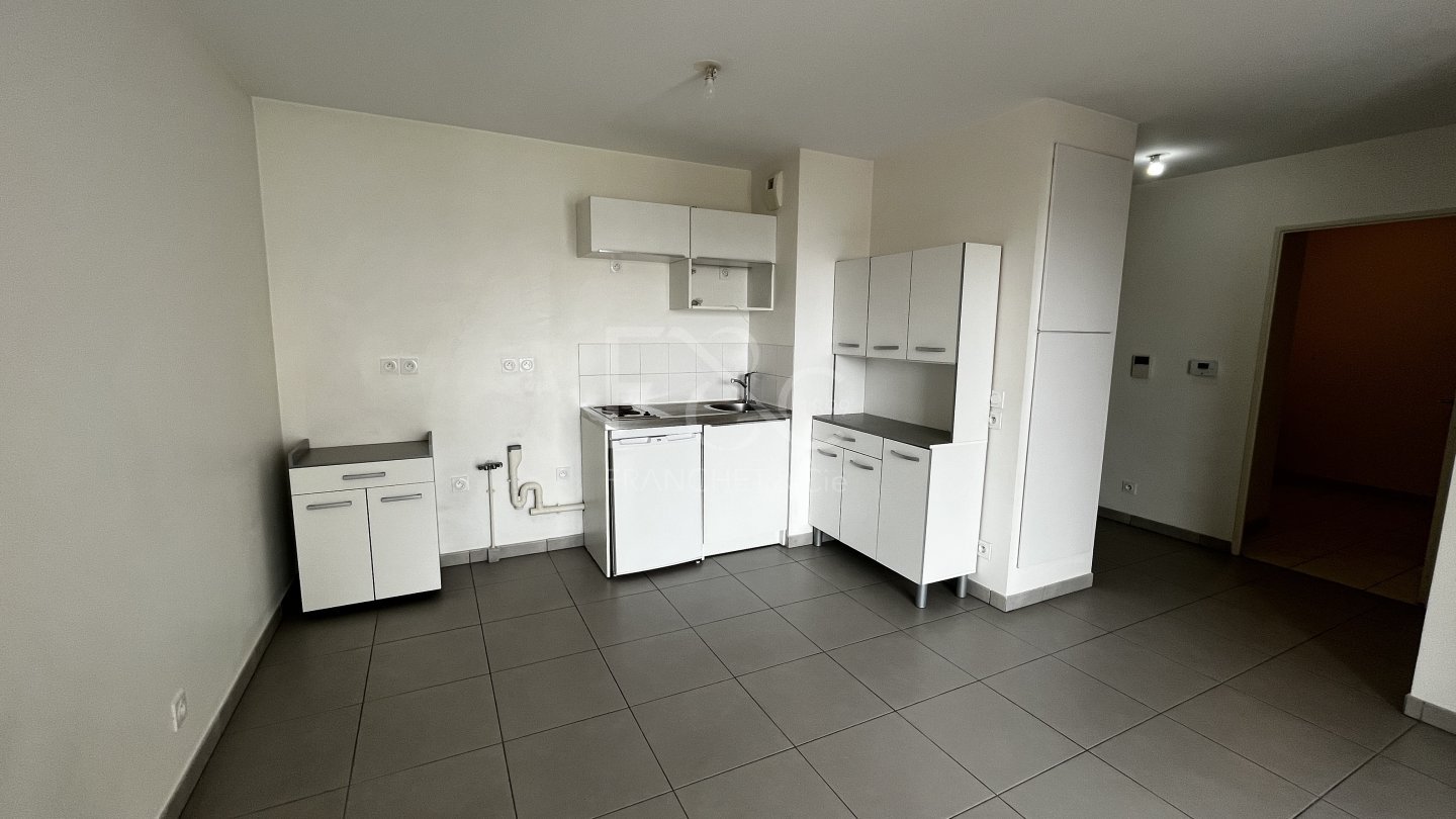 APPARTEMENT T2 A LOUER - VILLEURBANNE - 42.9 m2 - 757 &euro; charges comprises par mois