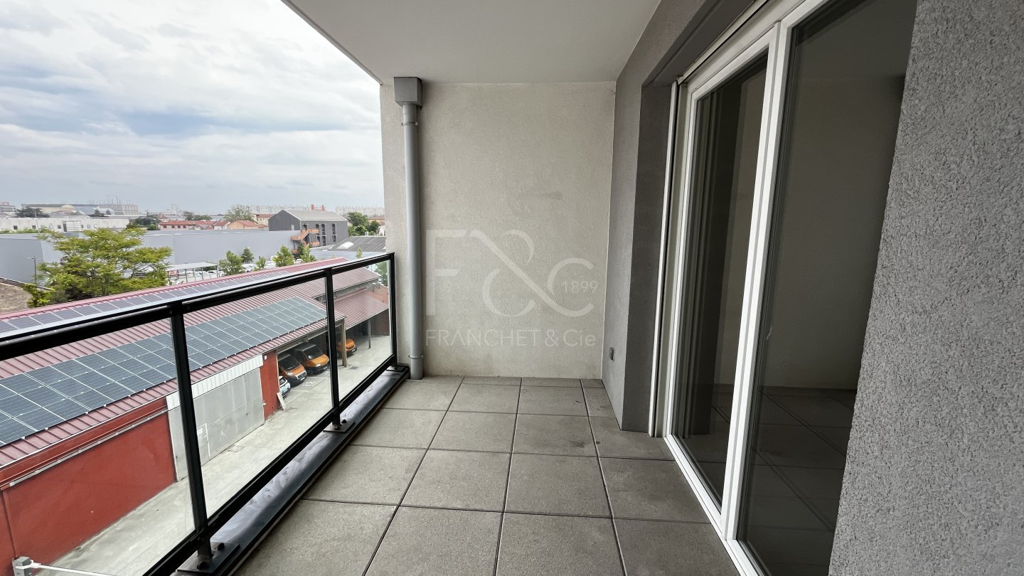 APPARTEMENT T2 A LOUER - VILLEURBANNE - 42.9 m2 - 757 &euro; charges comprises par mois