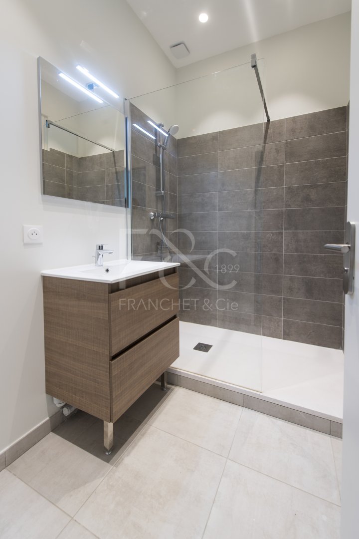 APPARTEMENT T2 A LOUER - VILLEURBANNE - 40.78 m2 - 851 &euro; charges comprises par mois